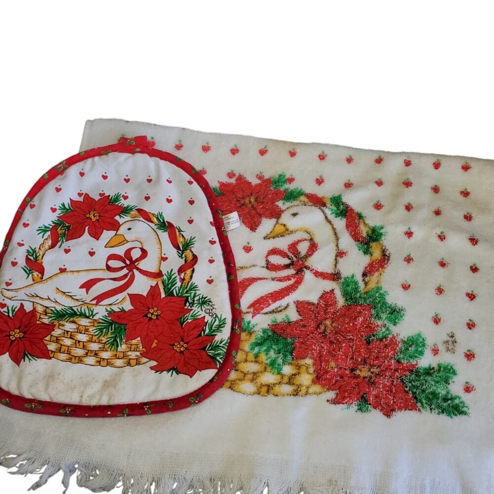 Cecil Saydah Vintage Towel and Pot Holder Set
